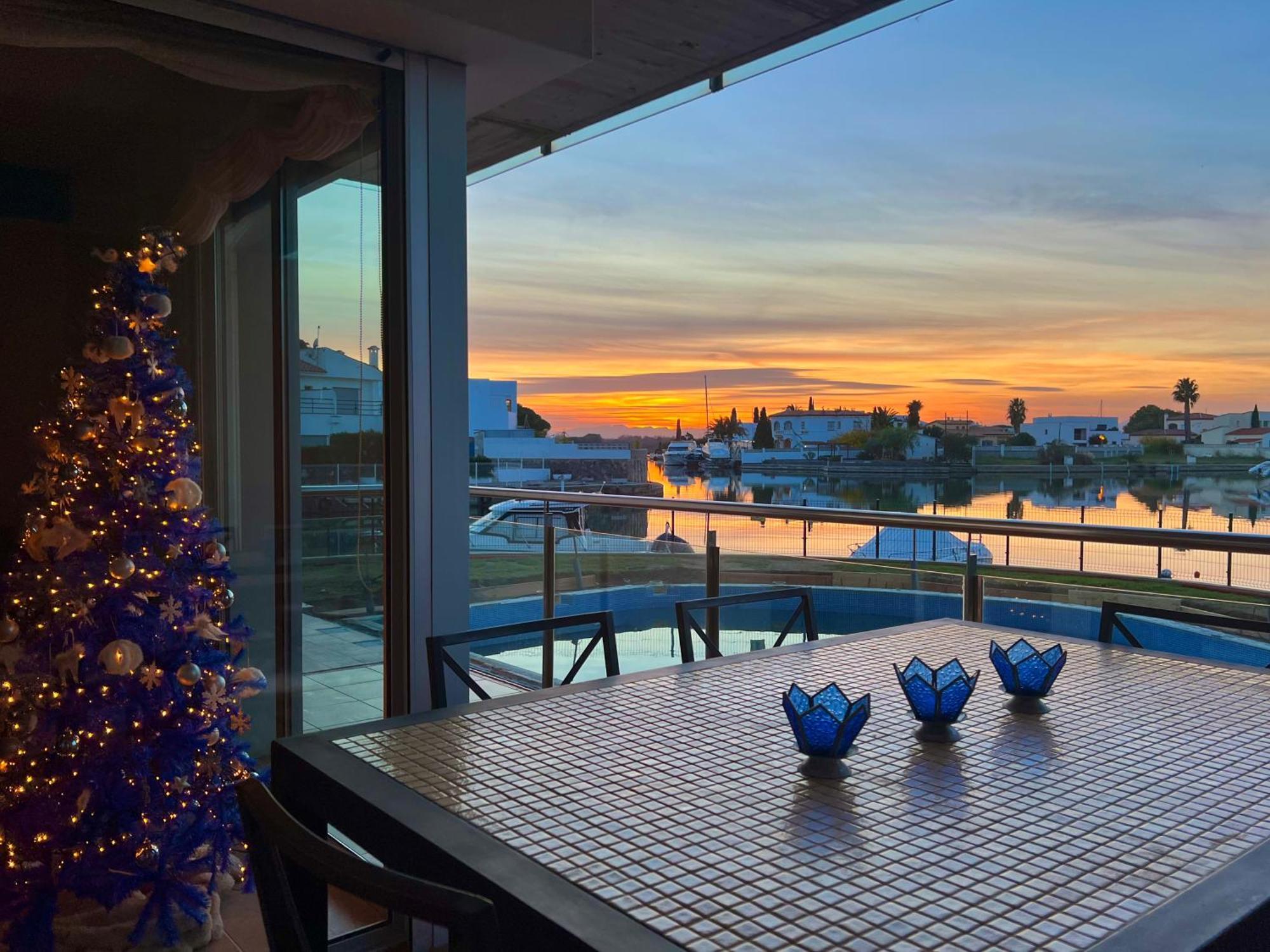 Blau Apartamento Frente A Los Canales Y Las Puestas De Sol De Росес Екстер'єр фото