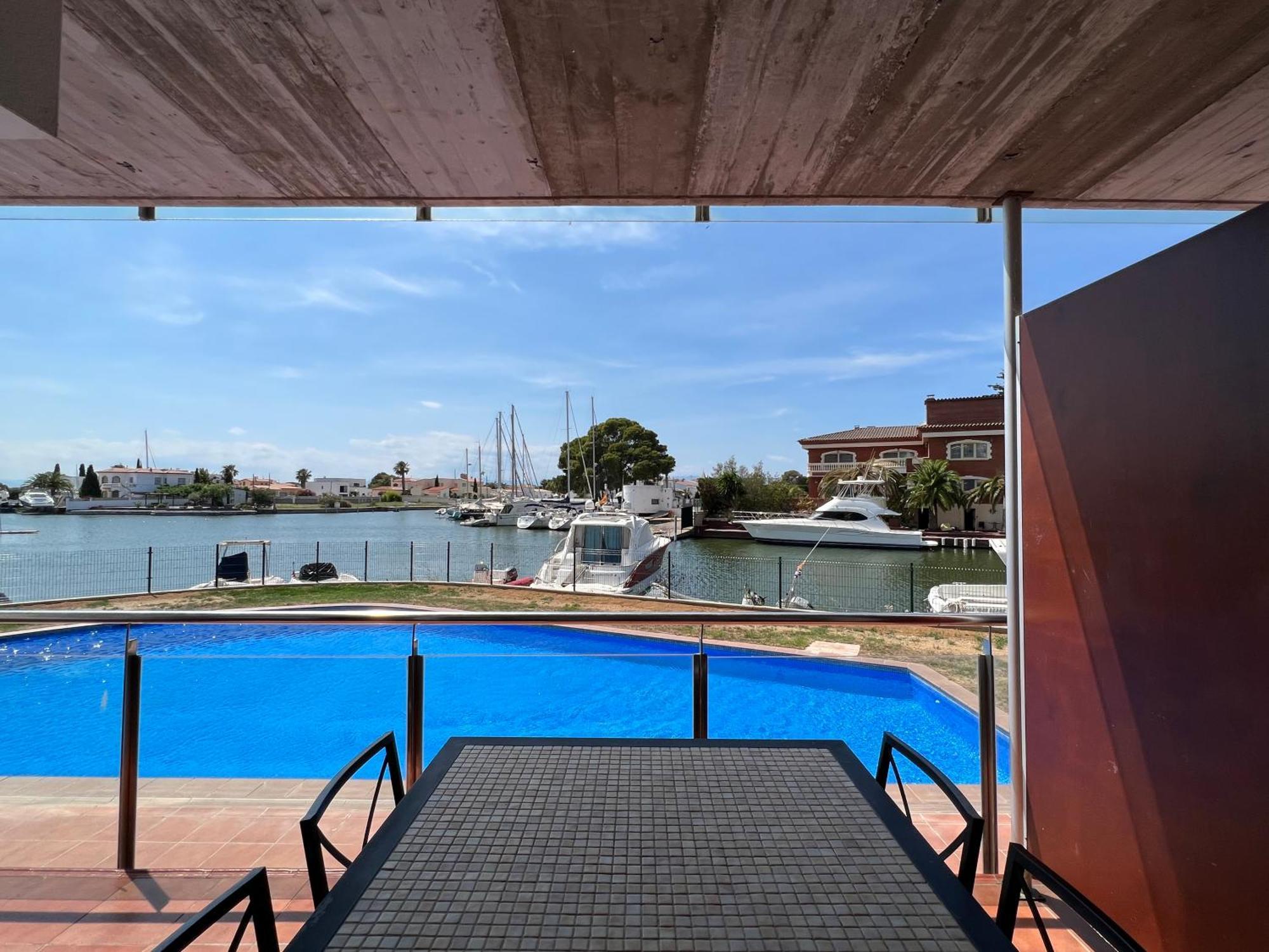 Blau Apartamento Frente A Los Canales Y Las Puestas De Sol De Росес Екстер'єр фото